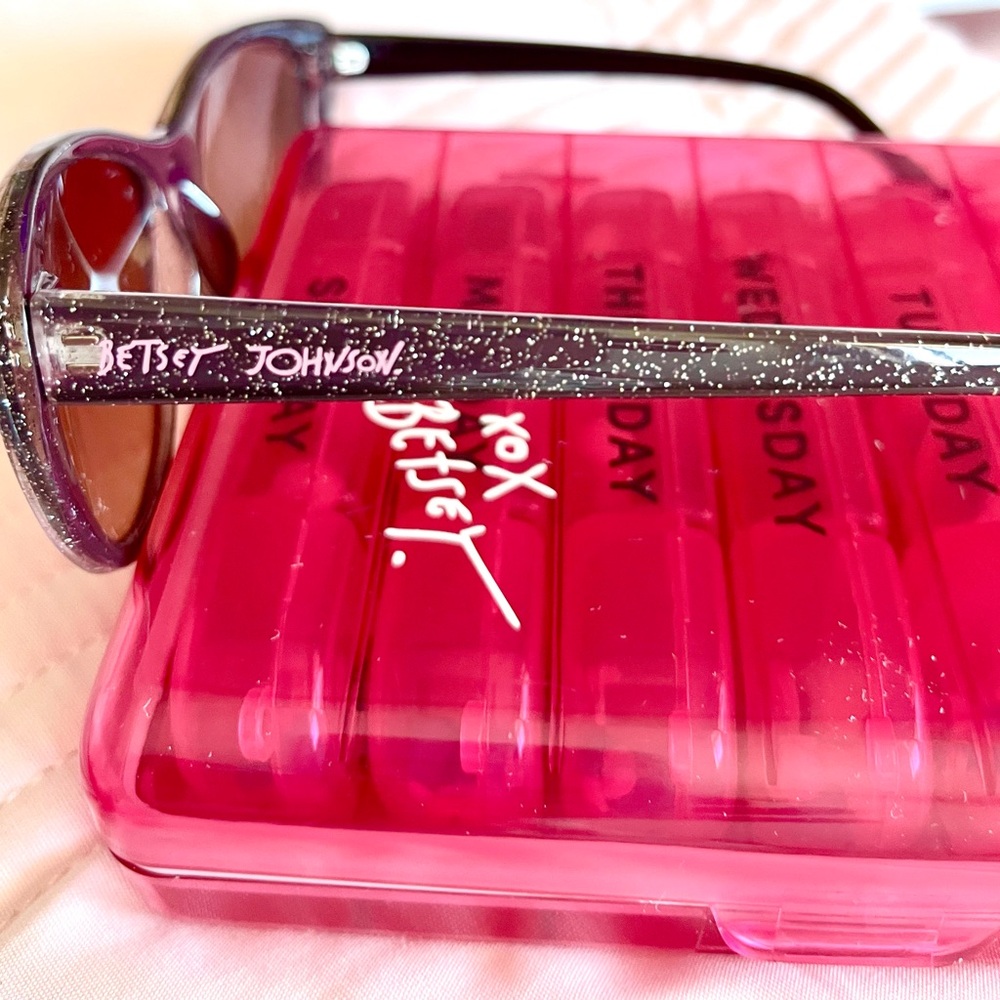 Betsey Johnson Glitter Black Glasses (retro)